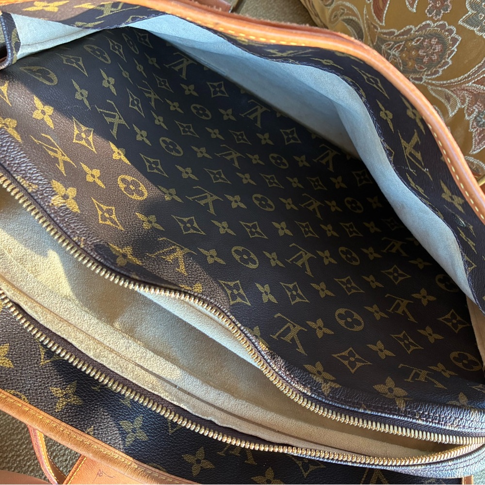 Louis Vuitton Rivoli Business Monogram Elegant - Unisex - Picture 7 of 17